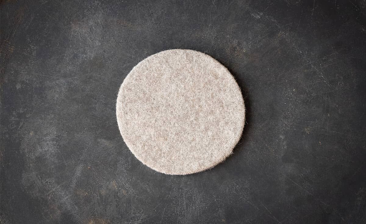 DENK Untersetzer Wolle 13 cm natur für Schmelzfeuer Indoor von DENK Keramik