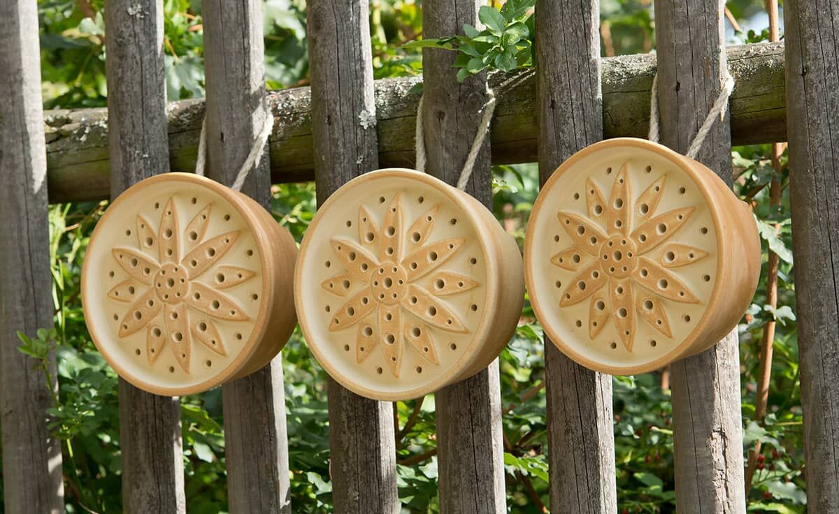 DENK Keramik Wildbienenhaus Blume CeraNatur® Set mit 3 Stück - WBHBS von DENK Keramik