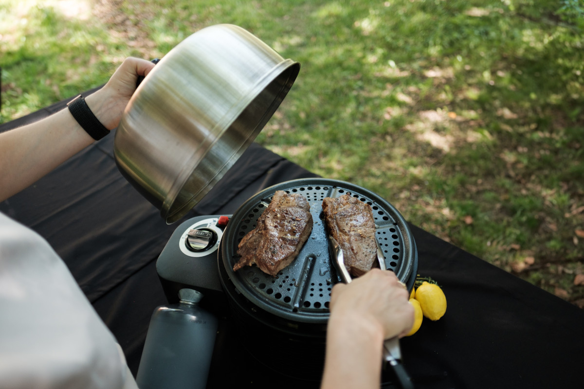 Cobb Gas Grill PRO BLACK inkl. Grillplatte | Multifunktionsküche von Cobb