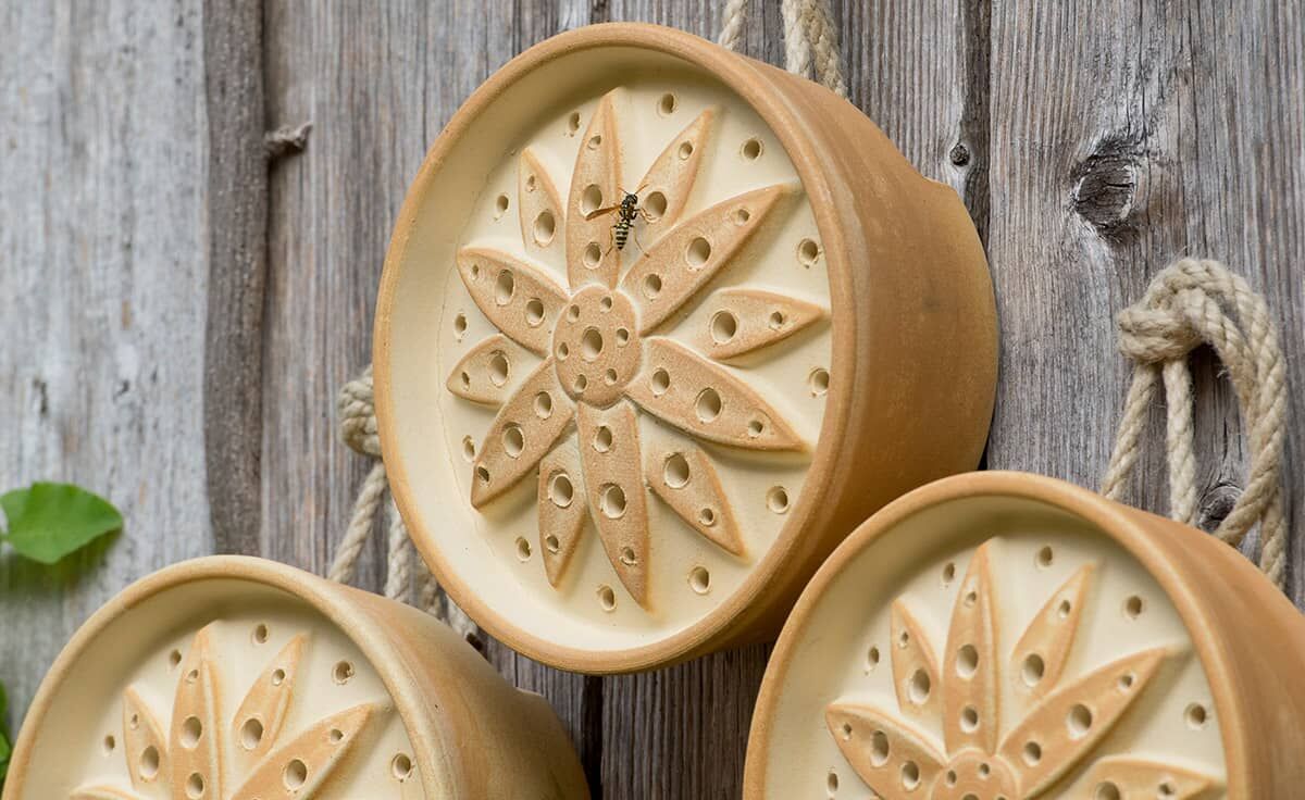 DENK Keramik Wildbienenhaus Blume CeraNatur® Set mit 3 Stück - WBHBS von DENK Keramik