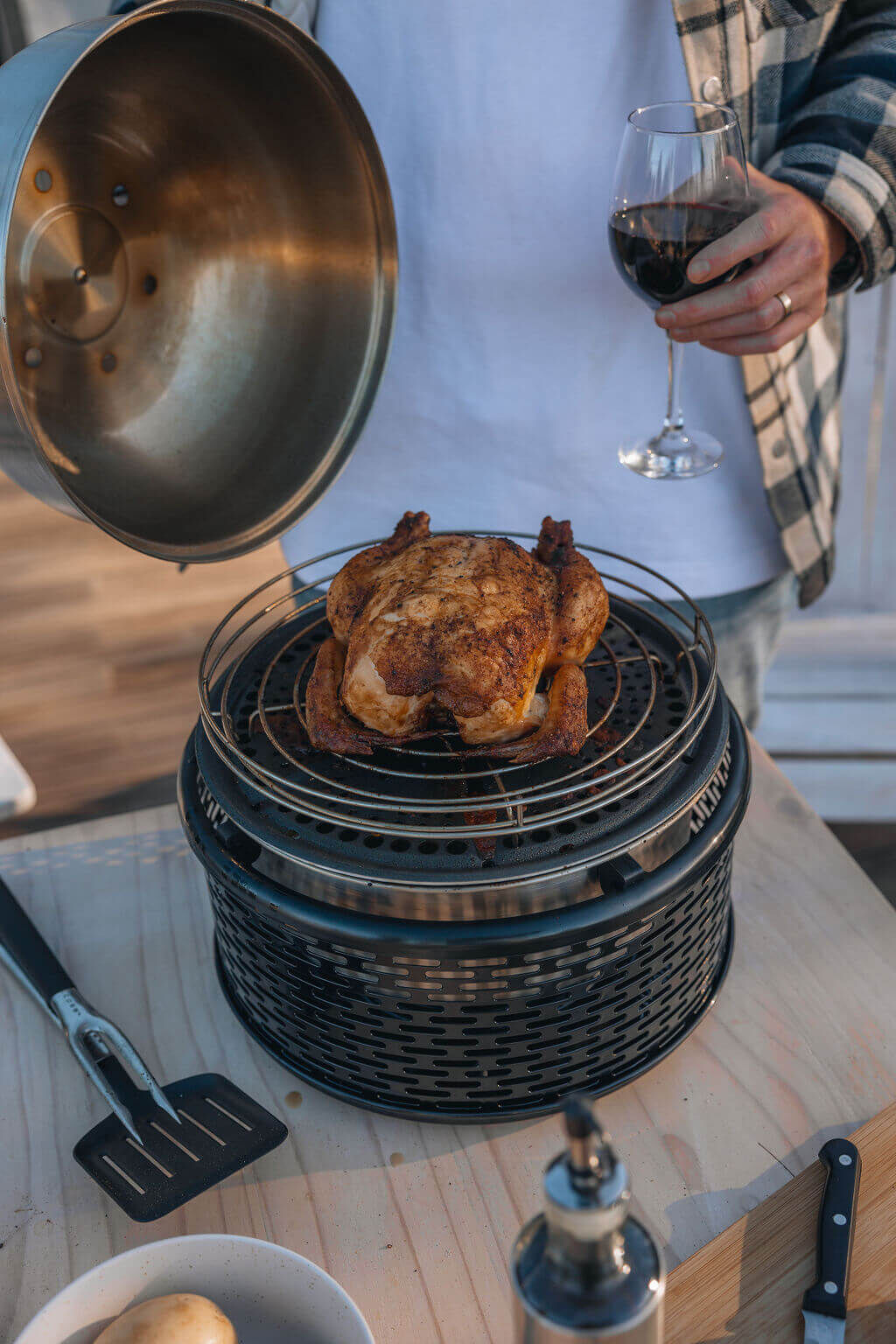 Cobb PRO BLACK Holzkohle Grill inkl. Grillplatte ~ 6-teilig inkl. Cobble Stone | SET 3 von Cobb